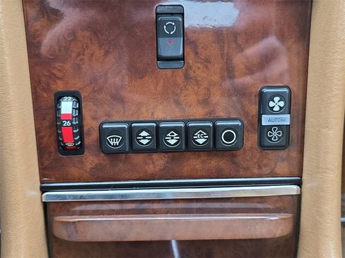 Used 1987 Mercedes-Benz 560 SL image 23