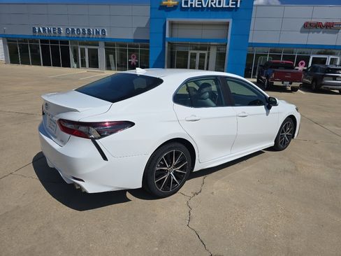 Used 2024 Toyota Camry SE FWD image 24