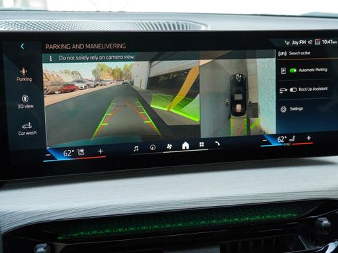 Used 2025 BMW 330i Sedan image 25