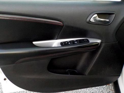 Used 2019 Dodge Journey GT image 16