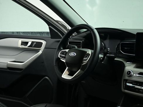 Used 2023 Ford Explorer XLT w/ Equipment Group 202A image 35