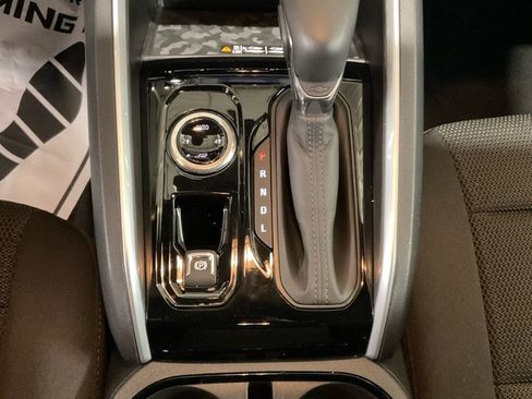 Used 2024 Chevrolet Colorado LT w/ LT Convenience Package II image 19