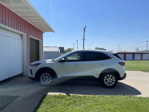 Used 2024 Ford Escape Active w/ Tech Pack #1 AWD/4WD image 2