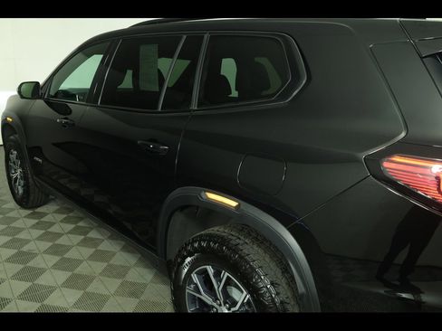 Used 2024 GMC Acadia AT4 w/ Super Cruise Package image 19