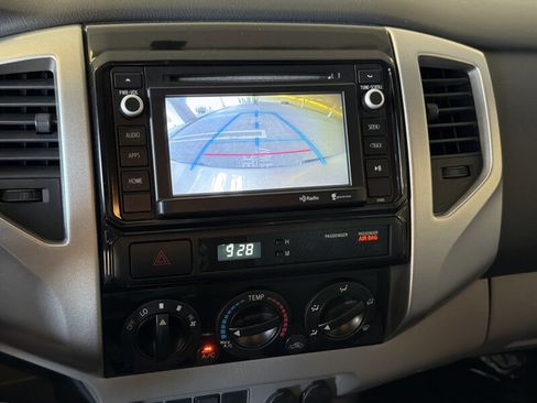 Used 2014 Toyota Tacoma PreRunner w/ SR5 Package RWD image 17