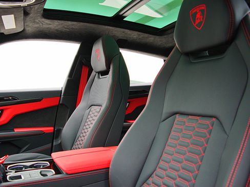 Used 2022 Lamborghini Urus image 47