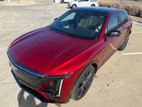 Certified 2024 Cadillac Lyriq Sport w/ Nappa Leather Package image 10