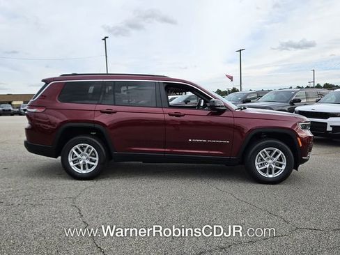 New 2025 Jeep Grand Cherokee L Laredo image 14