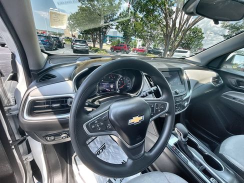 Used 2022 Chevrolet Equinox LT FWD image 10