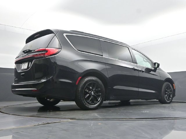 Used 2022 Chrysler Pacifica Touring-L FWD image 49