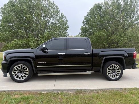 Used 2018 GMC Sierra 1500 Denali w/ Denali Ultimate Package image 4