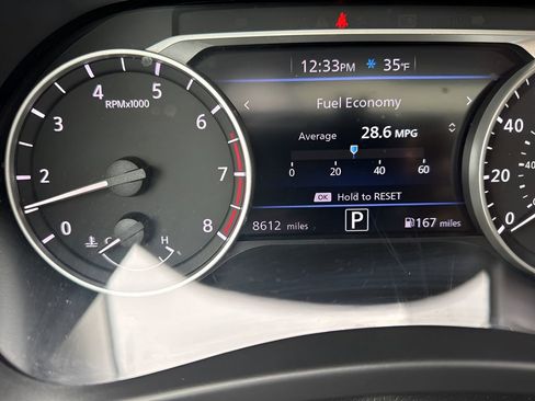 Used 2025 Nissan Sentra SR w/ SR Premium Package image 24