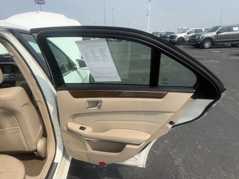 Used 2014 Mercedes-Benz E 350 4MATIC Sedan image 48