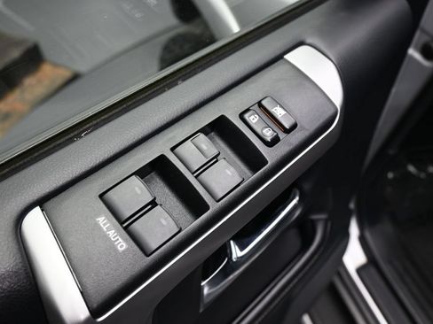 Used 2015 Toyota 4Runner SR5 Premium AWD/4WD image 17