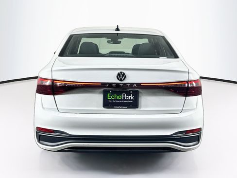 Used 2025 Volkswagen Jetta Sport FWD image 7