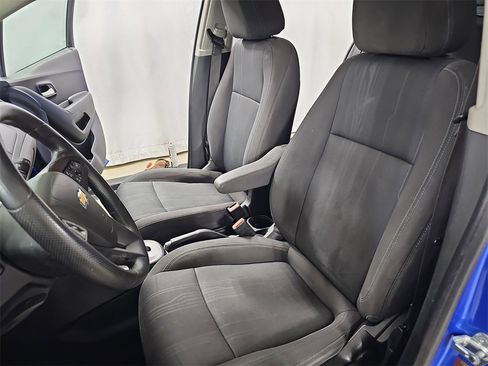 Used 2016 Chevrolet Trax LT image 19