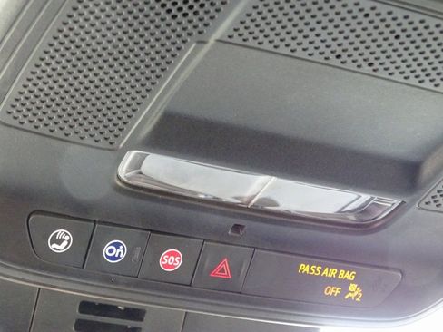 Used 2025 Buick Enclave Preferred image 38