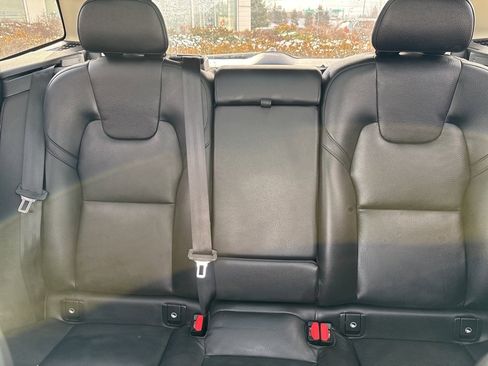 Used 2025 Volvo XC60 B5 Plus image 28