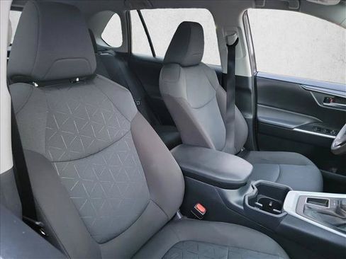 Used 2025 Toyota RAV4 XLE FWD image 15