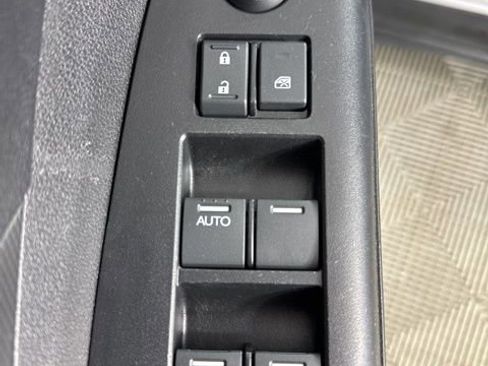 Used 2016 Honda CR-V LX image 24