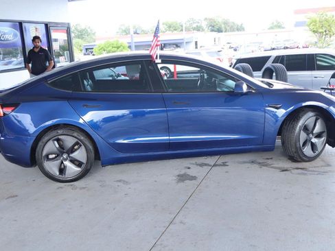 Used 2018 Tesla Model 3 Mid Range RWD image 4