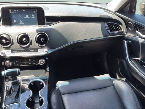 Used 2018 Kia Stinger AWD/4WD image 12