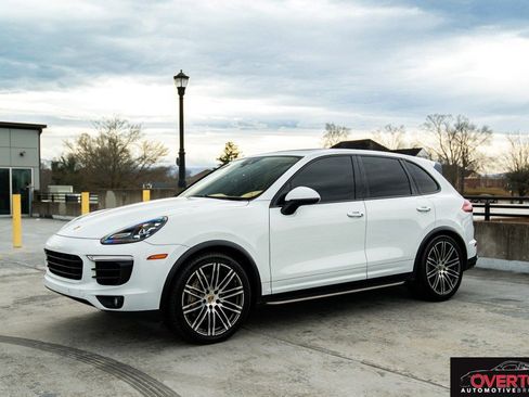Used 2015 Porsche Cayenne S image 1
