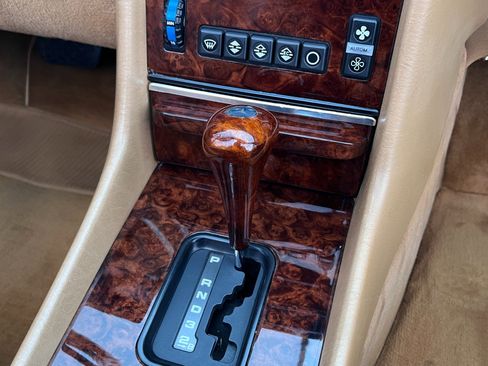 Used 1987 Mercedes-Benz 560 SL image 22