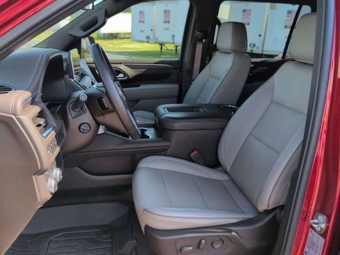 Certified 2024 GMC Yukon XL SLT w/ SLT Premium Package AWD/4WD image 20