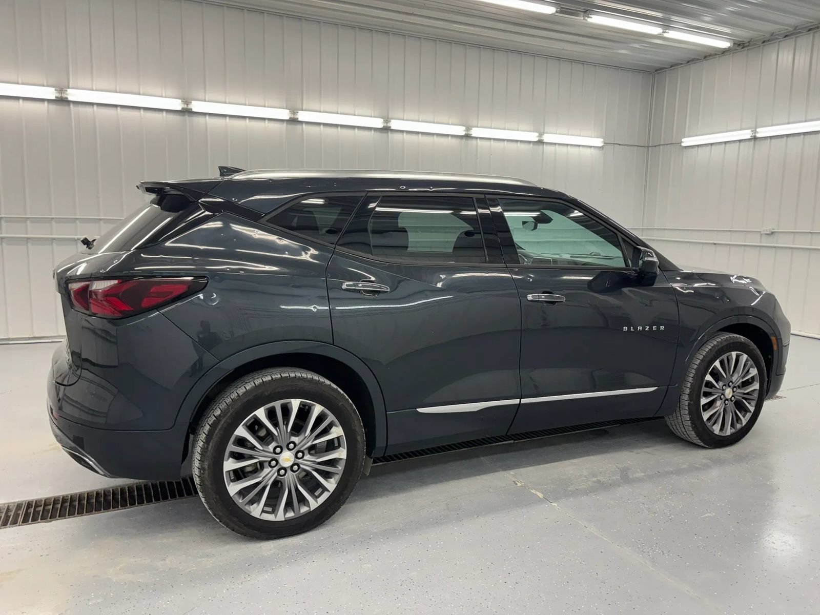 Used 2019 Chevrolet Blazer Premier w/ Driver Confidence II Package AWD/4WD image 4