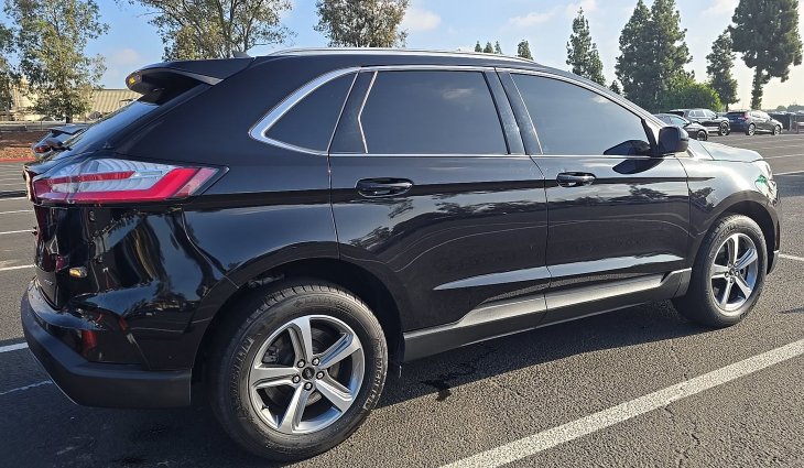 Used 2024 Ford Edge SEL w/ Convenience Package AWD/4WD image 2