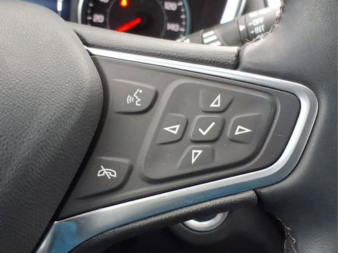 Used 2023 Chevrolet Equinox LT image 25