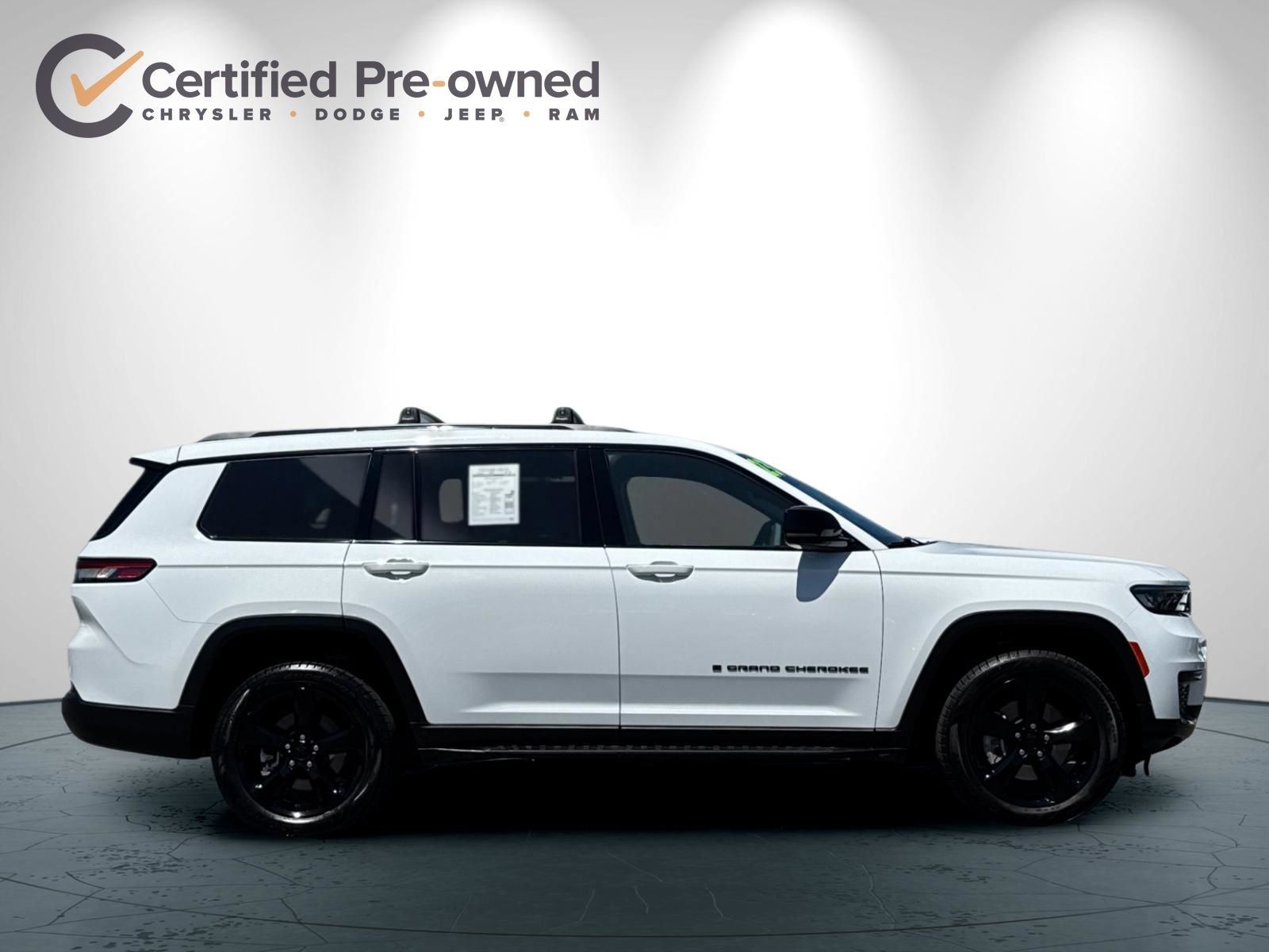 Used 2023 Jeep Grand Cherokee L Laredo AWD/4WD image 3