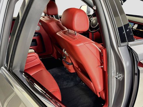 Used 2019 Rolls-Royce Ghost RWD image 33