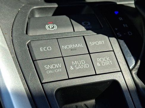 Used 2019 Toyota RAV4 LE w/ All Weather Liner Package AWD/4WD image 25