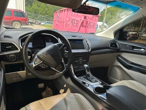 Used 2016 Ford Edge Titanium FWD image 12