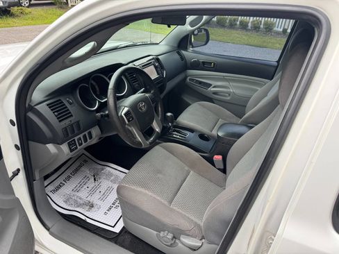 Used 2013 Toyota Tacoma 2WD Double Cab image 9
