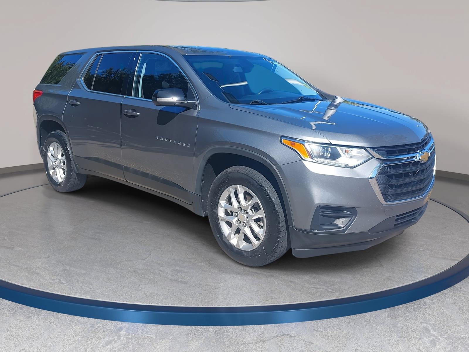 Used 2021 Chevrolet Traverse LS FWD image 3