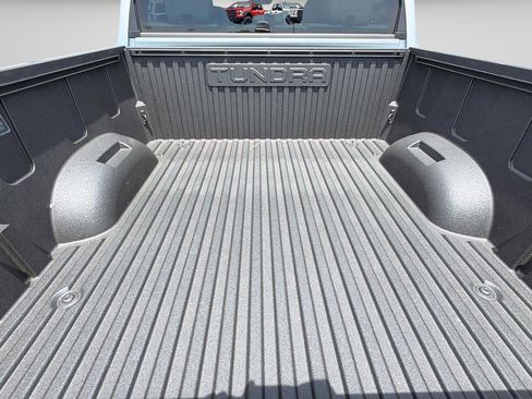 Used 2025 Toyota Tundra Limited AWD/4WD image 13