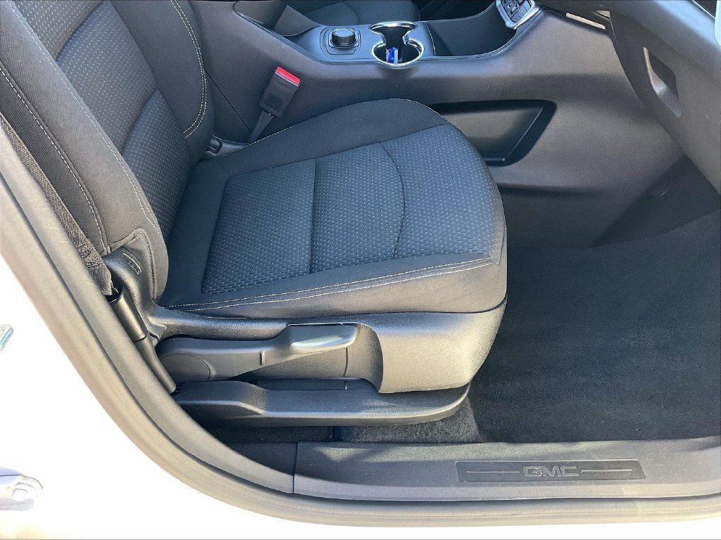 Used 2024 GMC Terrain SLE AWD/4WD image 35