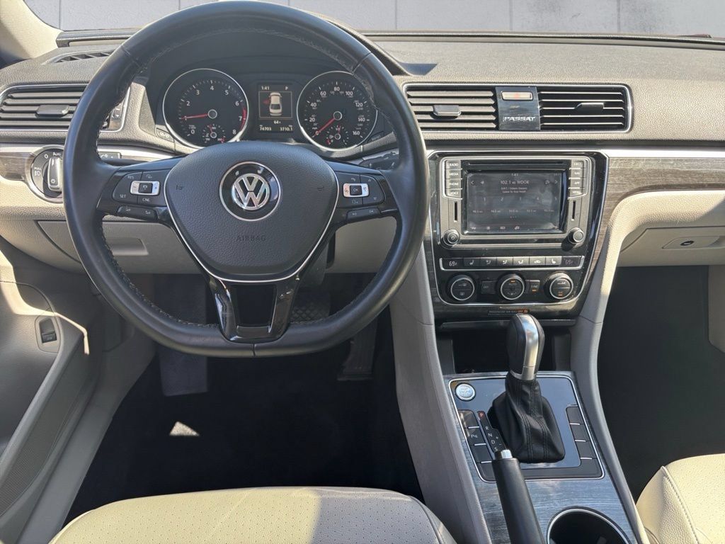 Used 2018 Volkswagen Passat 2.0T SE FWD image 15