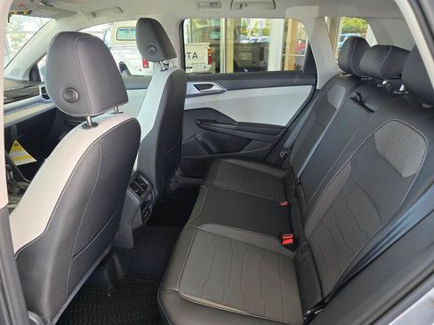 New 2026 Volkswagen Taos SE AWD/4WD image 36