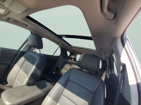 Used 2020 Chevrolet Equinox LT w/ Sport Edition FWD image 17