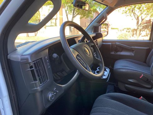 Used 2025 Chevrolet Express 2500 w/ Driver Convenience Package RWD image 33