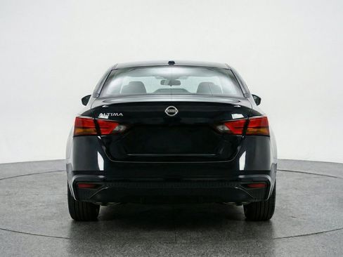 Used 2025 Nissan Altima 2.5 SV FWD image 7