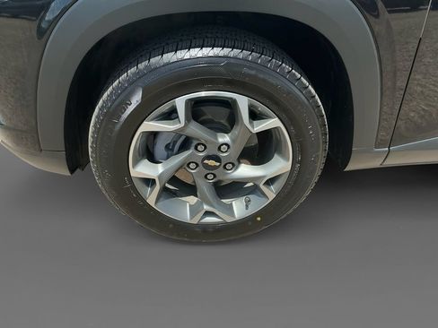 Used 2024 Chevrolet Trax LT w/ Driver Confidence Package FWD image 14
