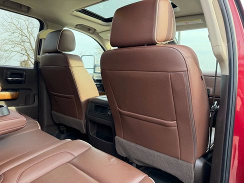 Used 2018 Chevrolet Silverado 2500 High Country image 45