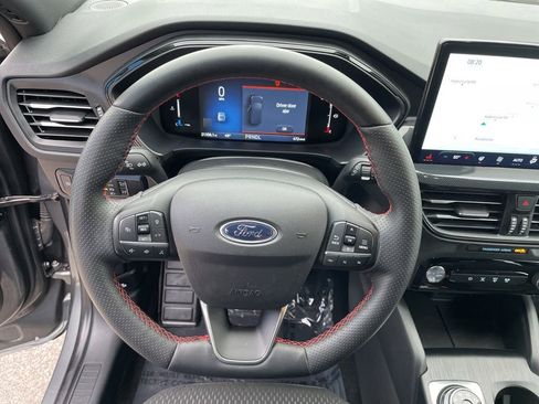 Used 2025 Ford Escape ST-Line w/ Equipment Group 301A image 13