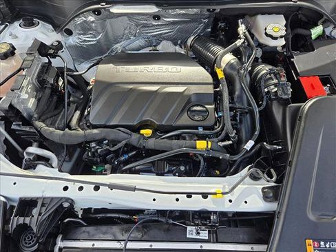 Used 2025 Chevrolet Trax LS w/ LS Convenience Package image 23