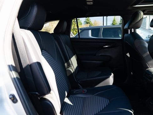 Used 2021 Toyota Highlander XSE image 21